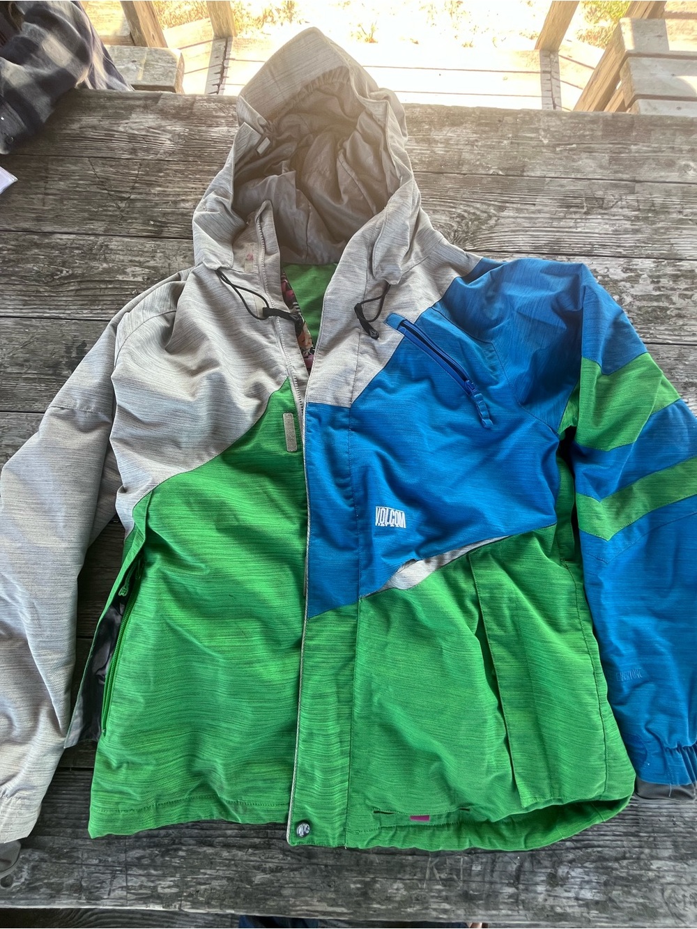 Volcom Colorblock Hooded ski Jacket - Blue, Green & Light Gray womens Med
